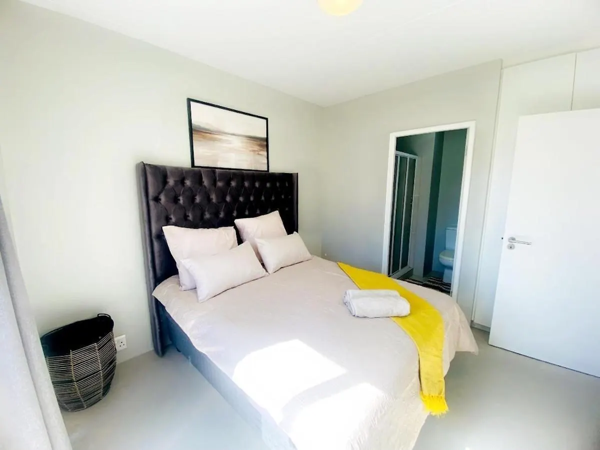 Spacious 2 Bed Apartment With Mountain Views The Factory Cape Cape Town 0*,  South Africa