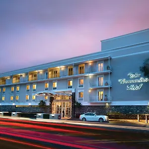 The Commodore Otel